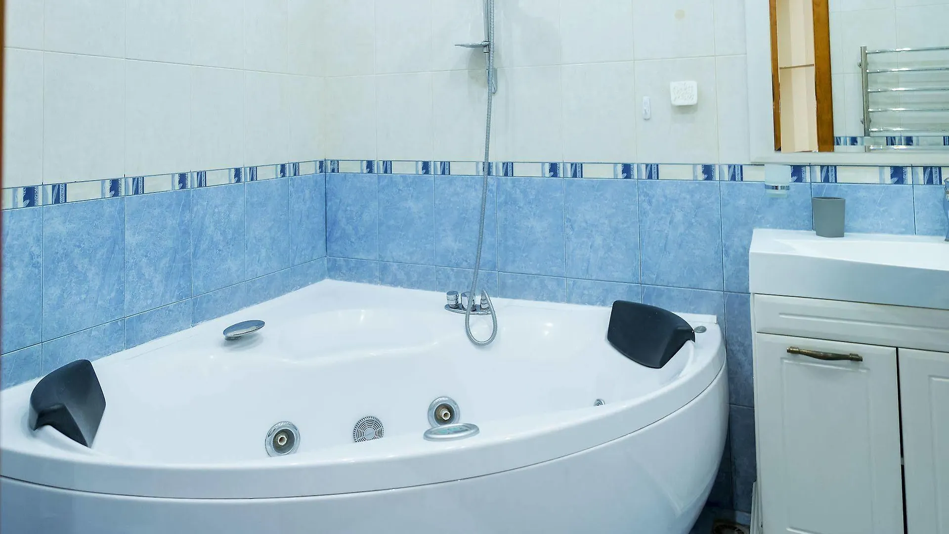 **** Otel Khreschatyk Business Suites Kiev Ukrayna